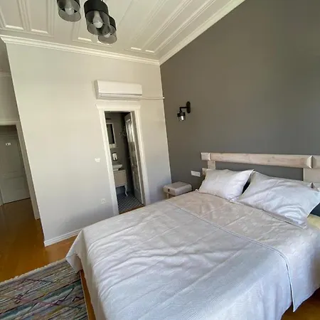 White Island Boutique