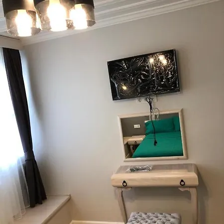 White Island Boutique Adalar